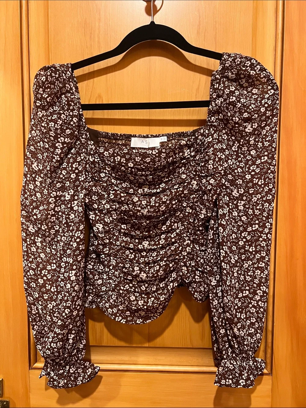 Astr the label Brown and White Floral Ruched Long Sleeve Blouse